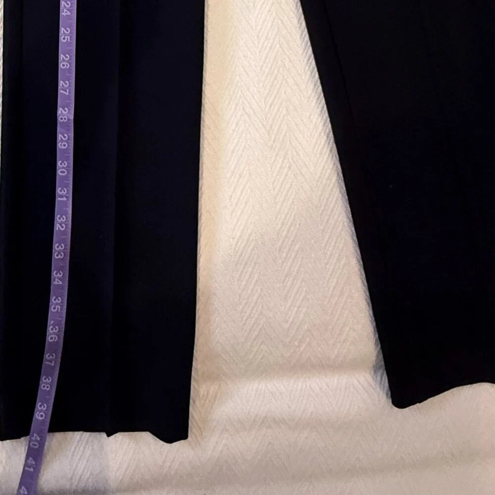 Ann Taylor Women's Straight Leg Pants in Navy - Picture 4 of 5